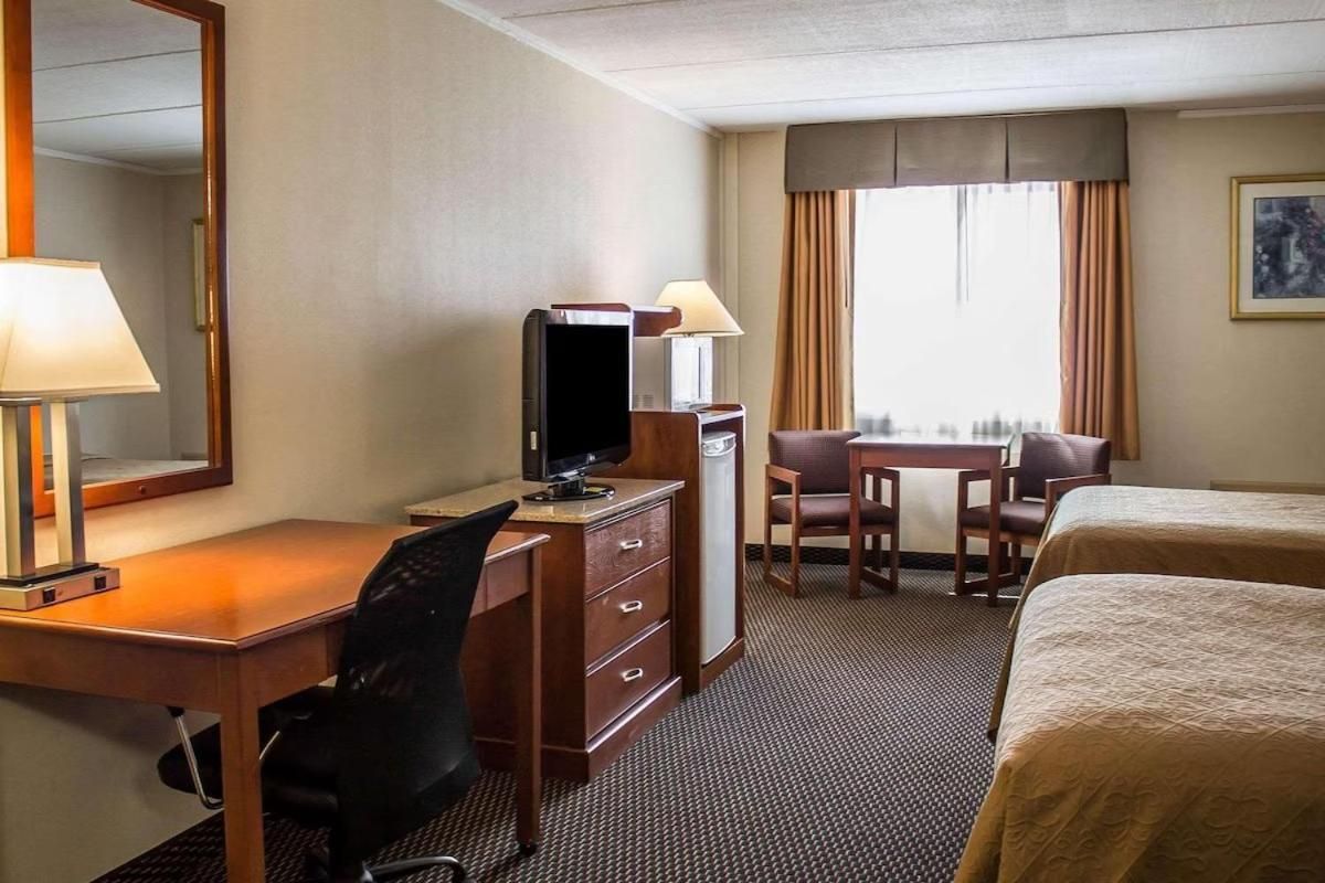 2 Queen Beds, Mobility Accessible Room, Roll-In Shower, Non-Smoking