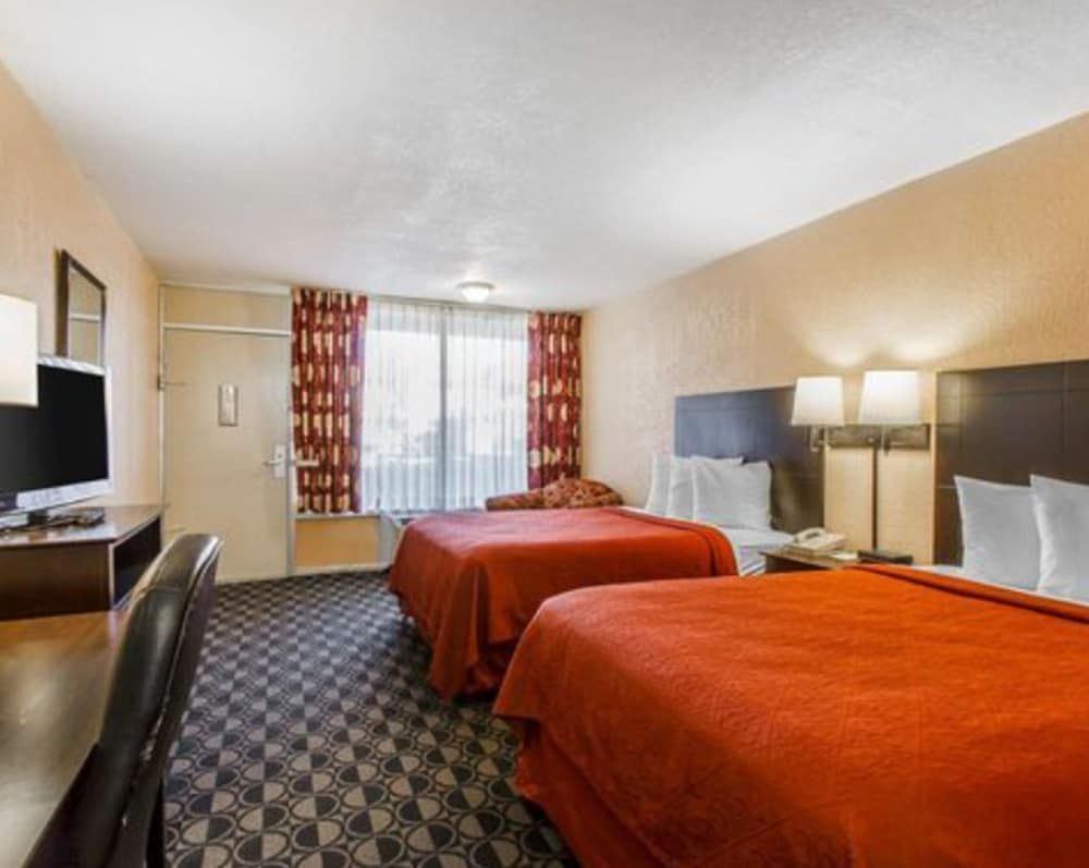 Standard Double Room, 2 Double Beds, Smoking