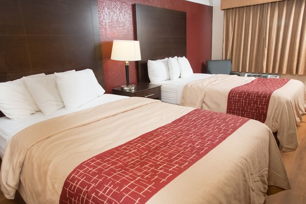 Red Roof Inn Ardmore Suite, 2 Double Beds, Non Smoking, Kitchenette 4