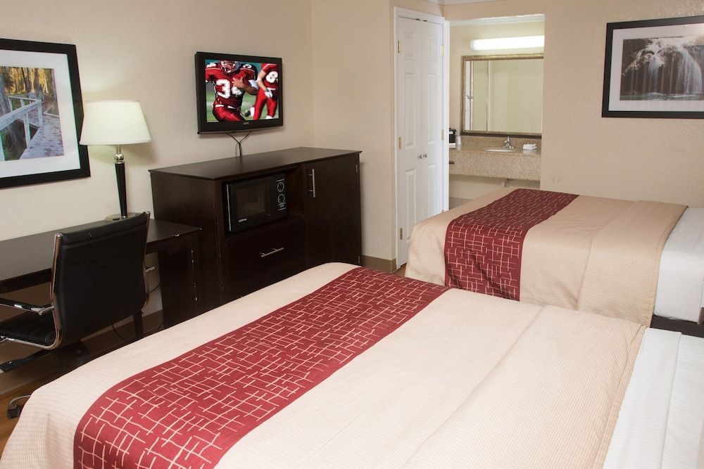 Red Roof Inn Ardmore Suite, 2 Double Beds, Non Smoking, Kitchenette 2