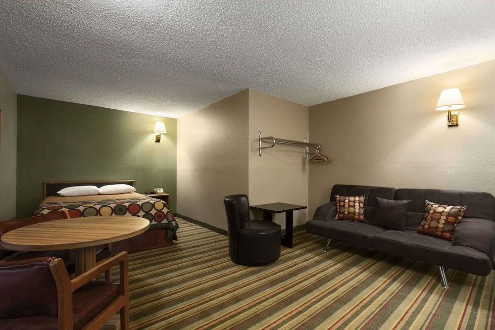 Room, 1 Queen Bed, Accessible, Non Smoking (Mobility, Bathtub w/Grab Bars)