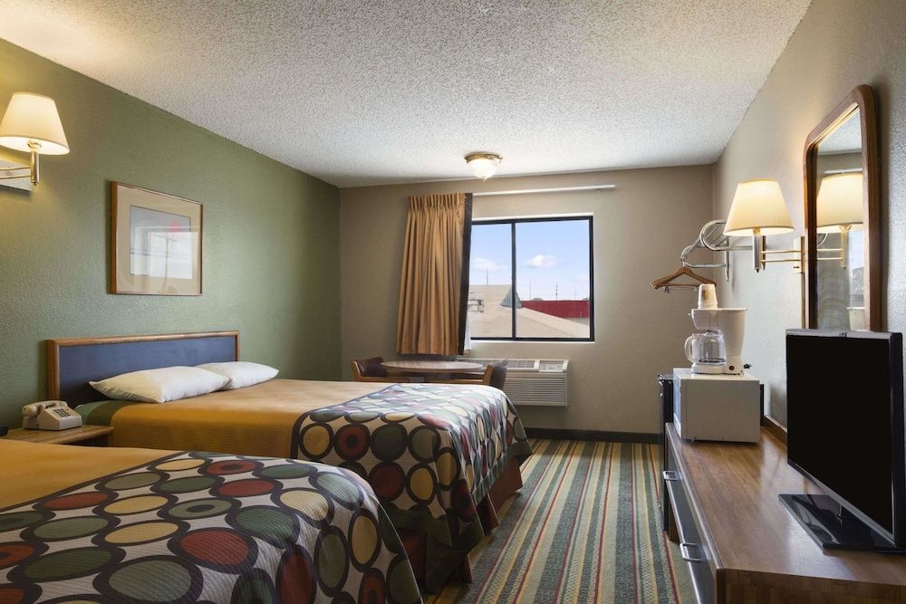 Suite, 2 Queen Beds, Microwave