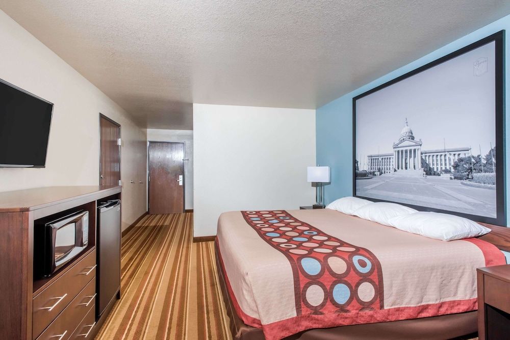 Room, 1 King Bed, Accessible, Non Smoking (Mobility Accessible)