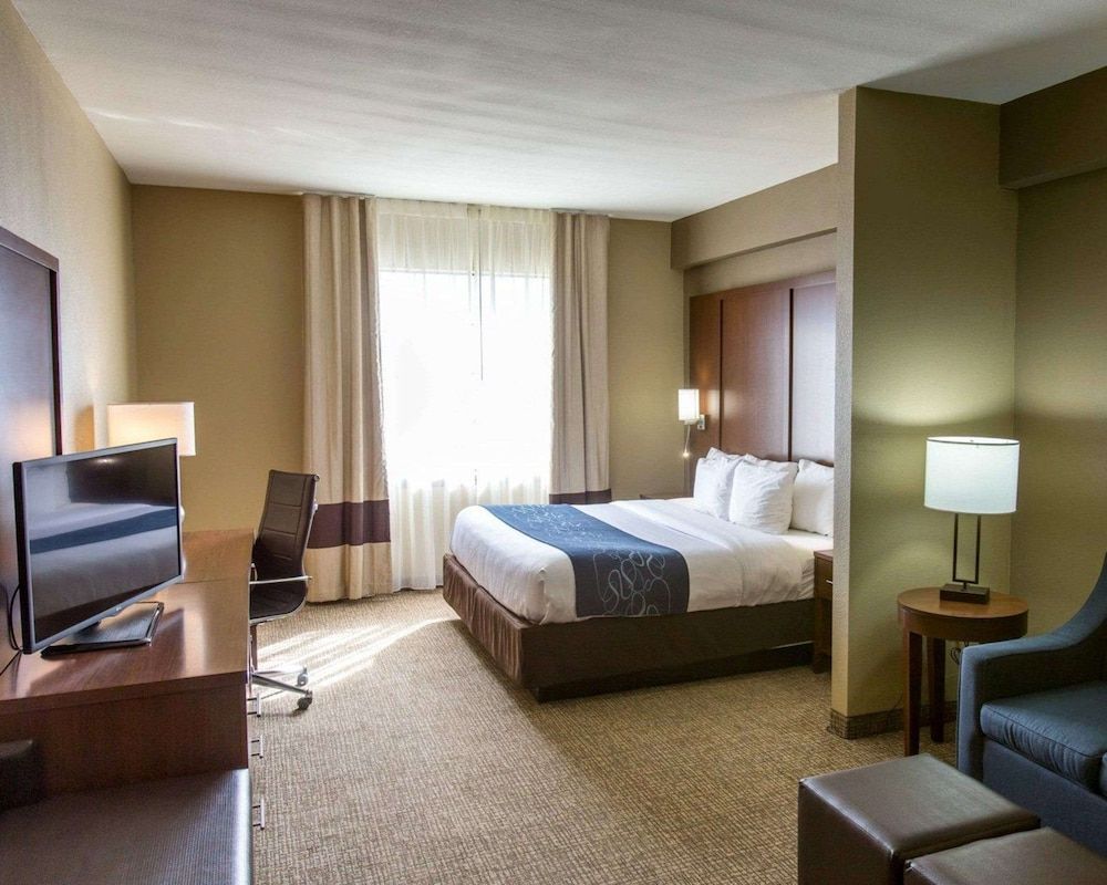 Club Suite, 1 King Bed with Sofa bed, Non Smoking