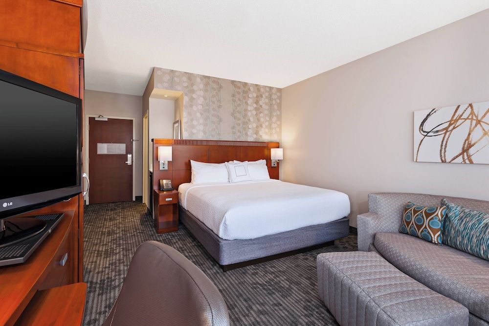 Room, 1 King Bed with Sofa bed, Non Smoking