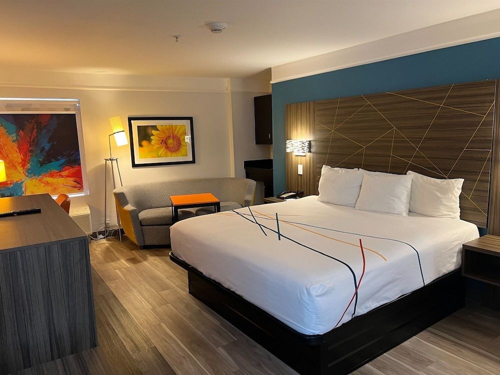 Room, 1 King Bed, Non Smoking