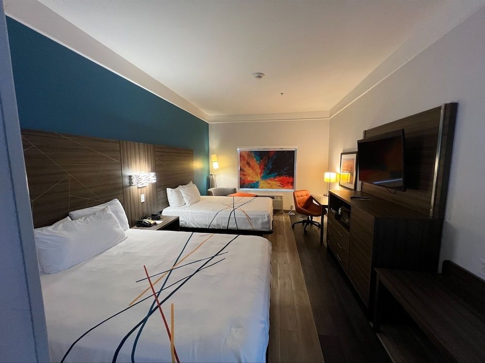 Deluxe Room, 2 Queen Beds, Non Smoking
