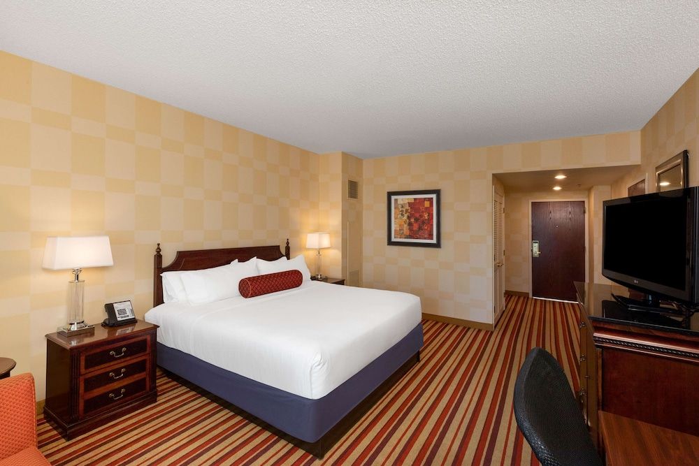 Room, 1 King Bed, Non Smoking (Pure Wellness Room, Club Floor)