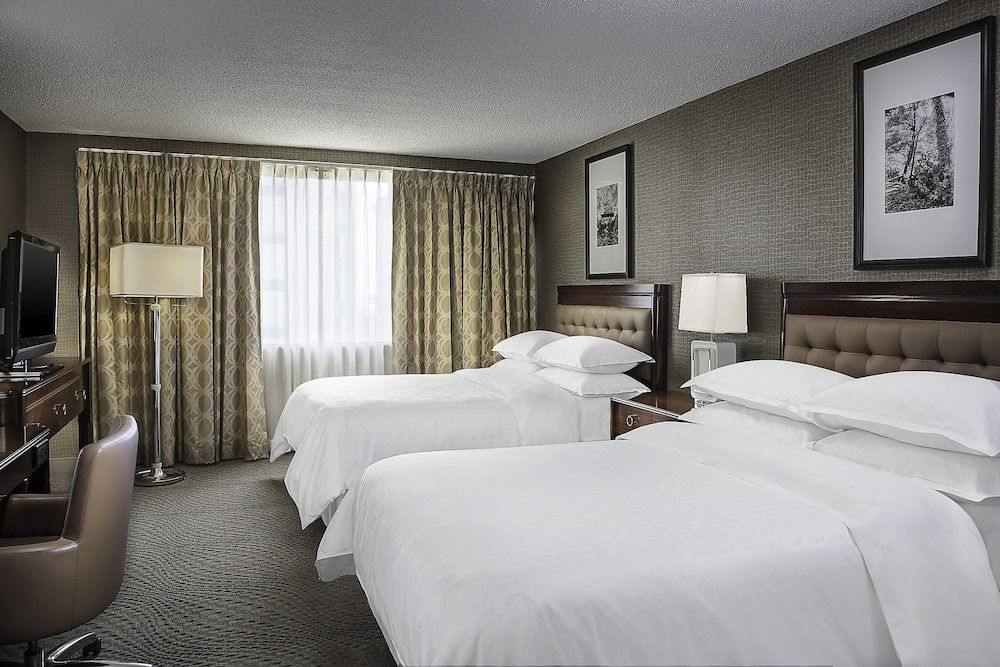 Room, 2 Double Beds (Mobility/Hearing Accessible, Tub)