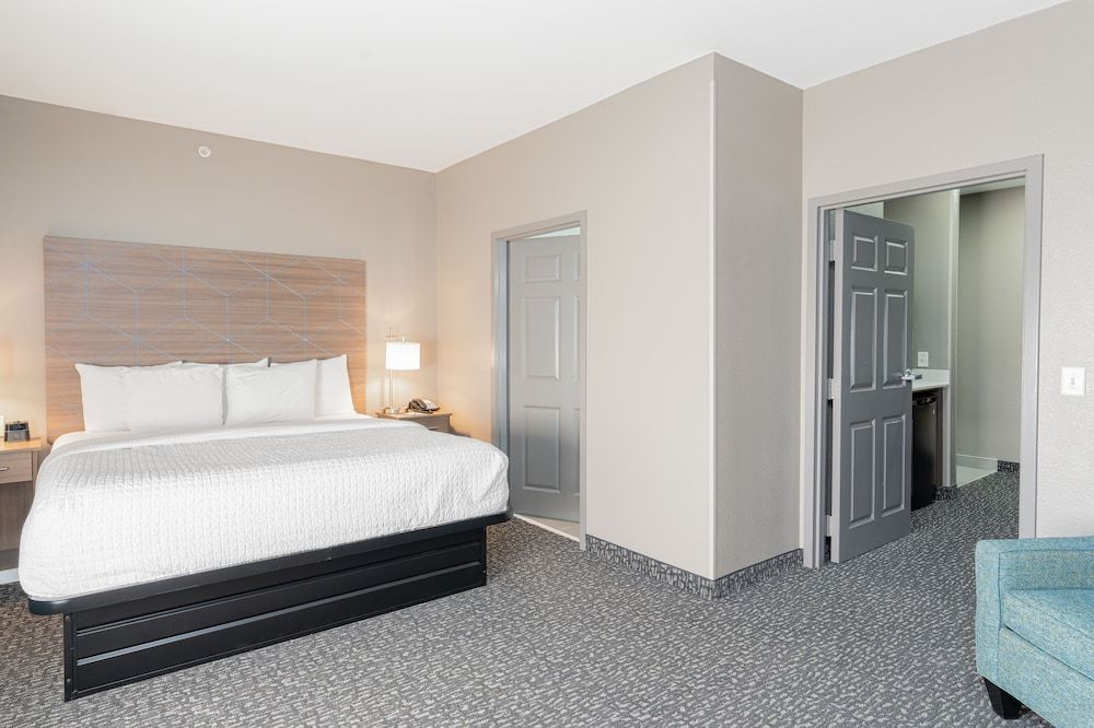Suite, 1 Bedroom, Non Smoking (1 King Bed)