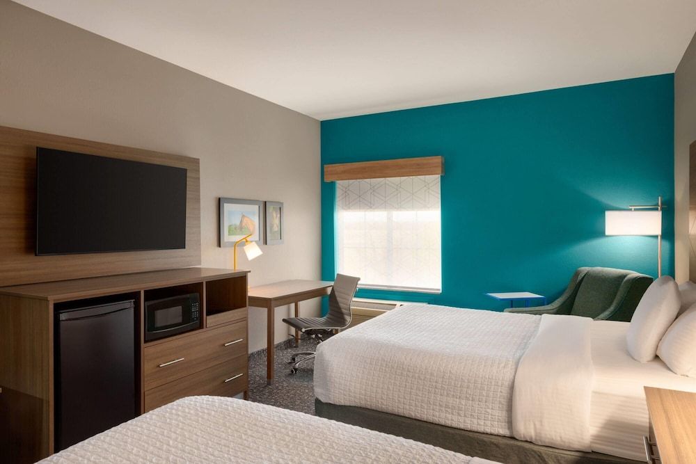 Room, 2 Queen Beds, Accessible (Mobility/Hearing Impaired Accessible)