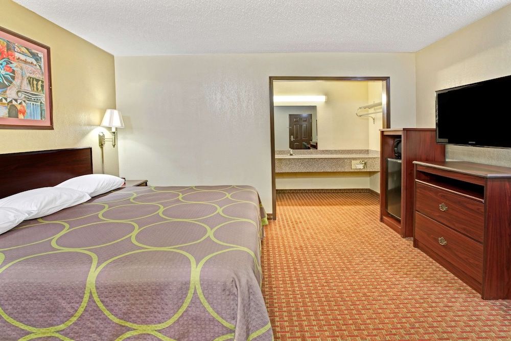 Room, 1 King Bed, Accessible, Non Smoking (Mobility Accessible)