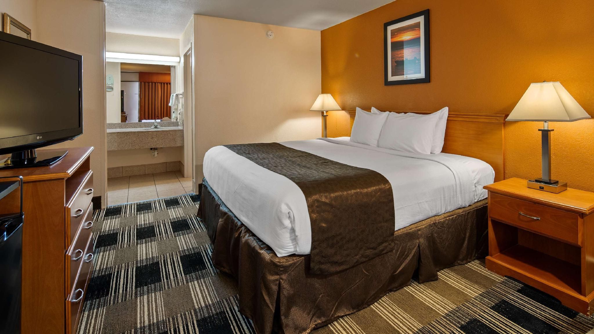 1 King Bed, Nonsmoking
