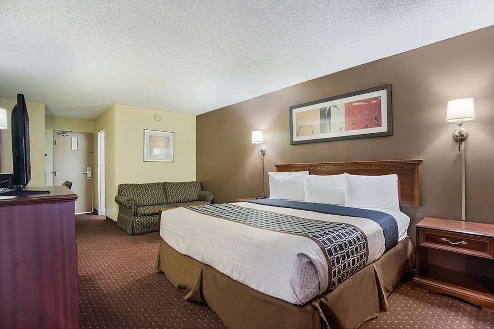 Room, 1 King Bed with Sofa bed, Non Smoking