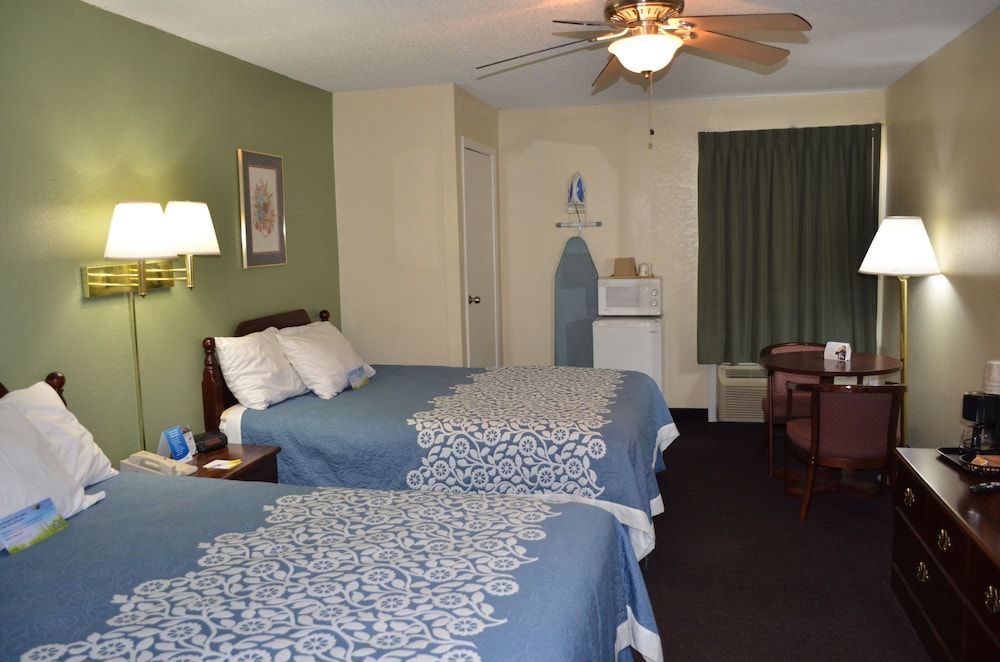 Double Room, Smoking