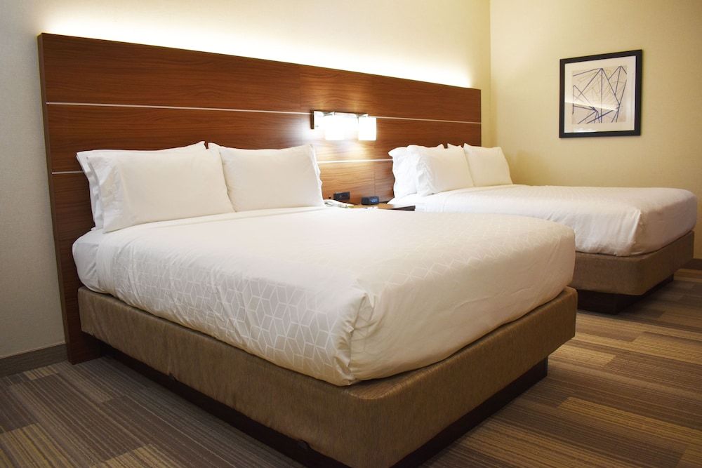 Standard Room, 2 Queen Beds, Accessible (Mobility)