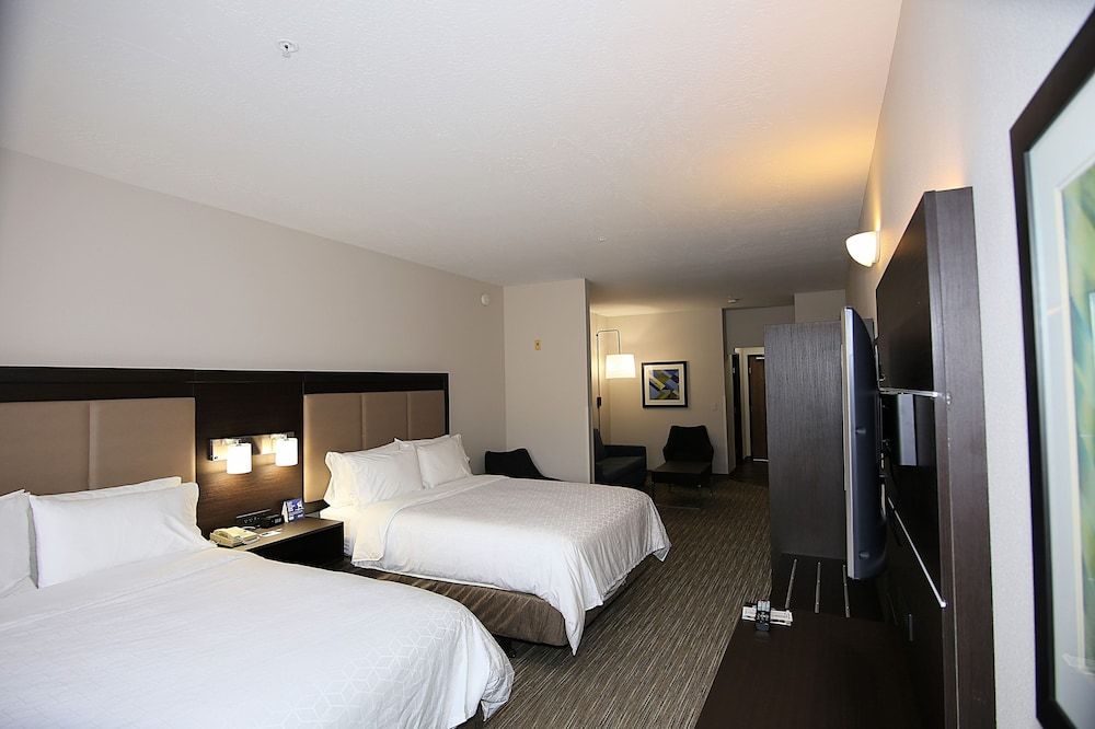 Suite, Multiple Beds