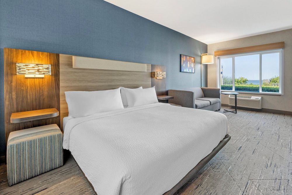 Standard Room, 1 King Bed, Fireplace