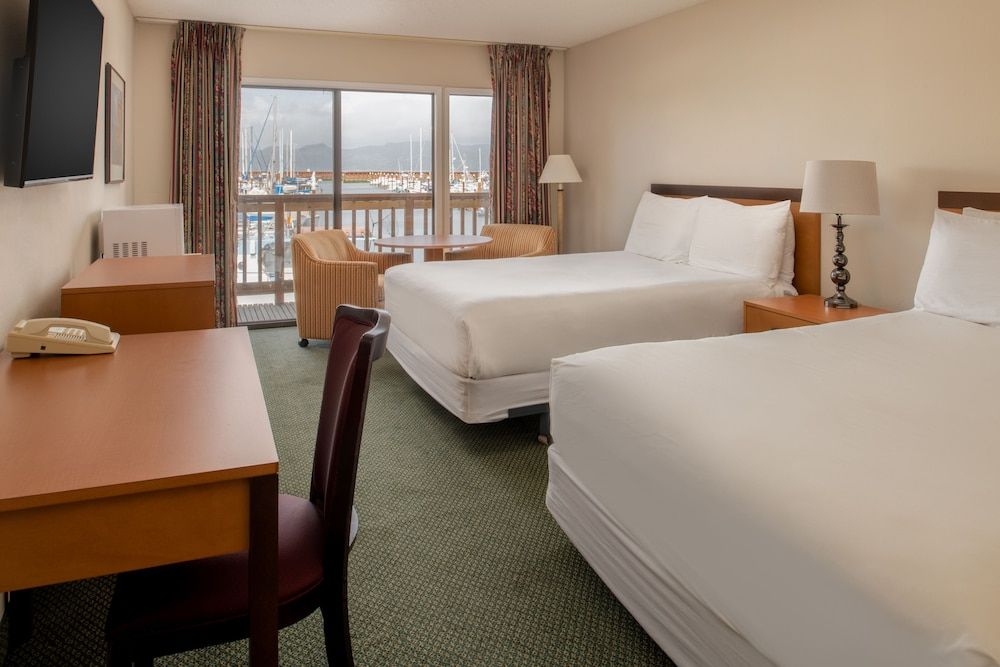 Dog-friendly Two Queen with Marina View and Balcony