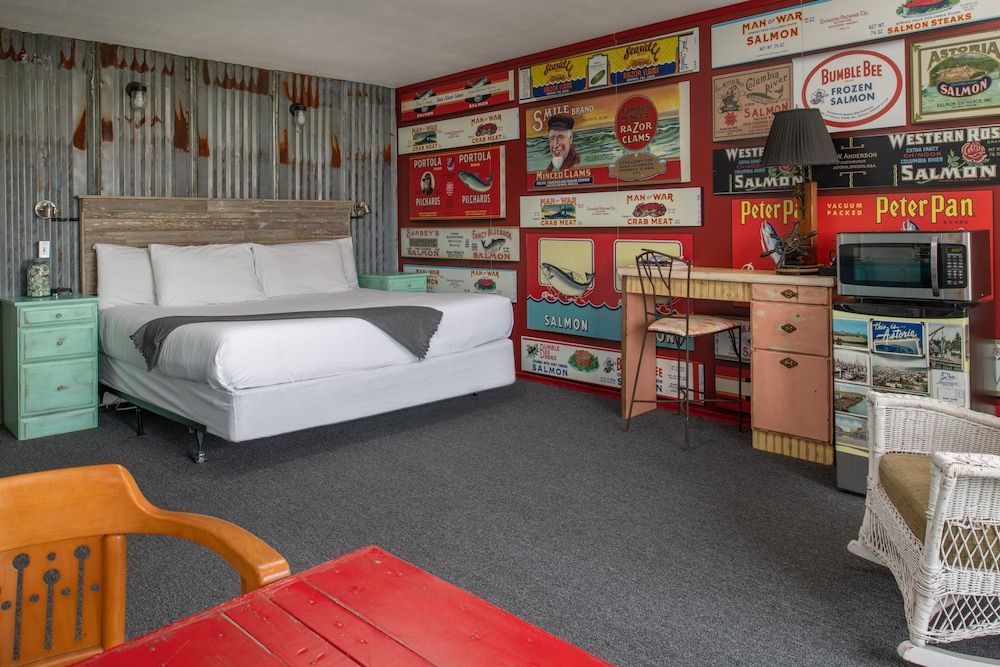 Premium King Theme Room with Marina View and Balcony Not Pet Friendly