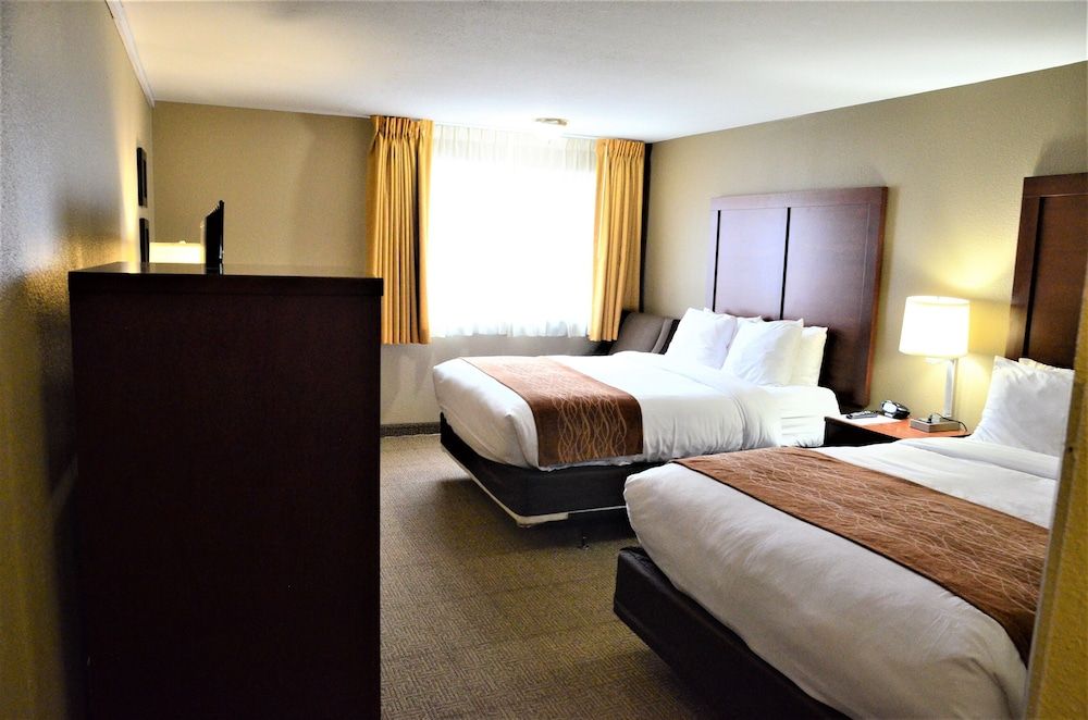 Standard Room, 2 Queen Beds, Accessible Tub, Non Smoking
