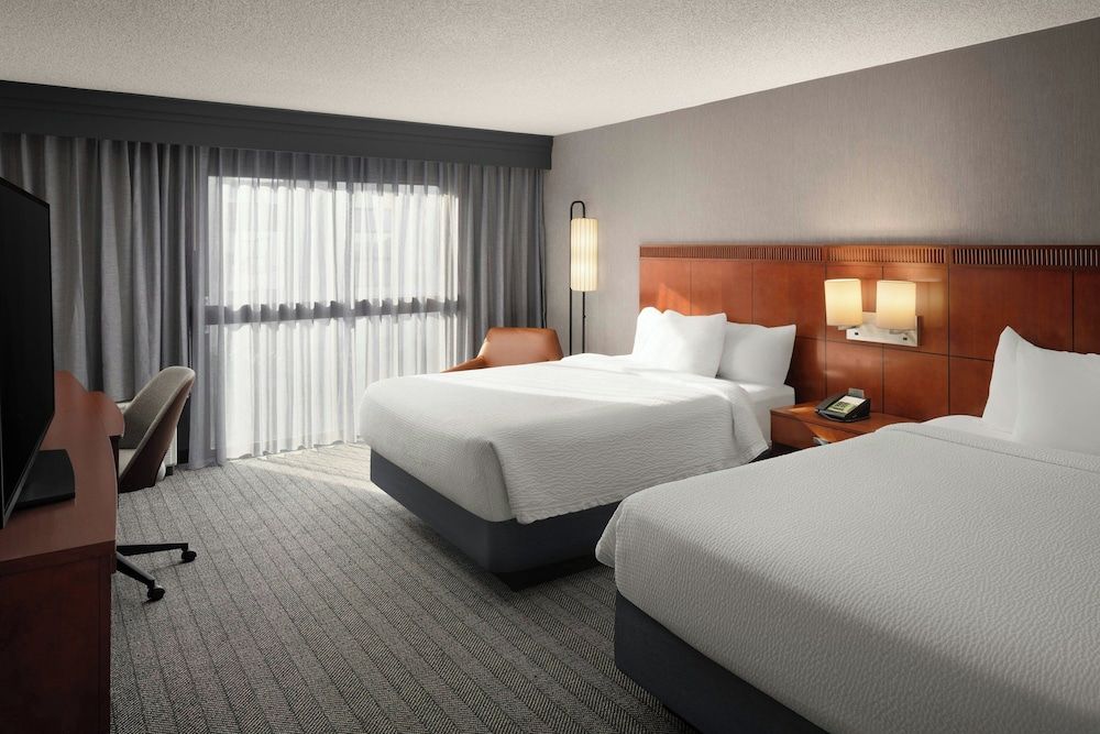 Room, 2 Queen Beds, Non Smoking (Hearing Accessible)