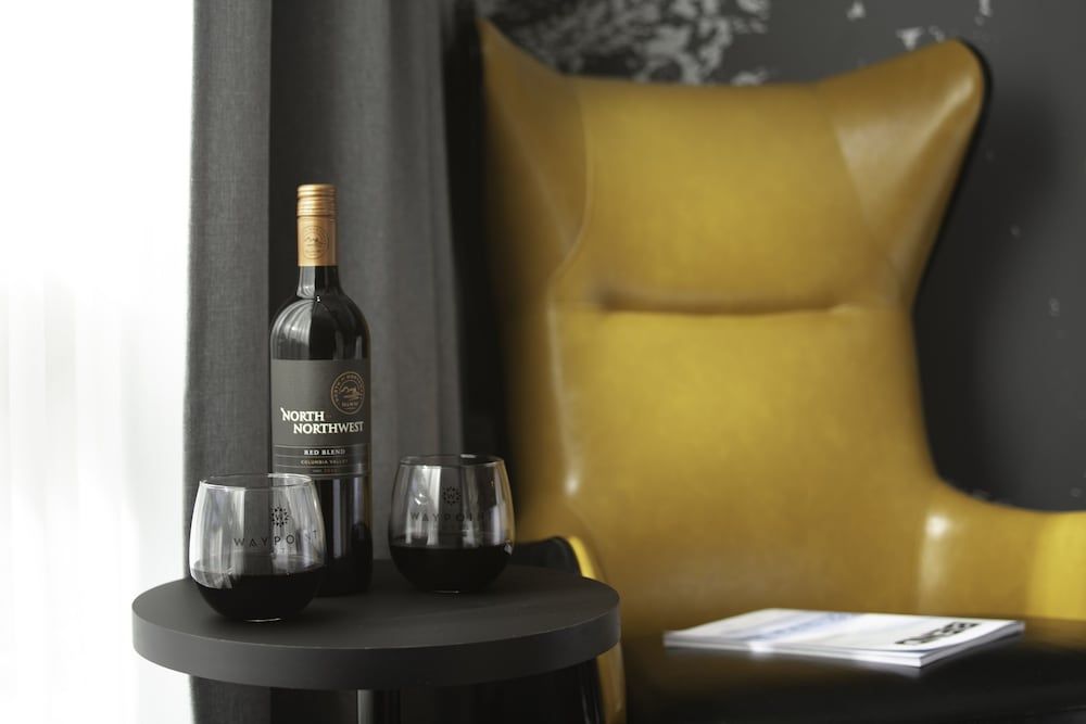 Waypoint Hotel Family Suite, Multiple Beds 4