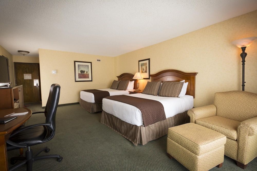 Red Lion Hotel Coos Bay Room, 2 Queen Beds, Accessible 3