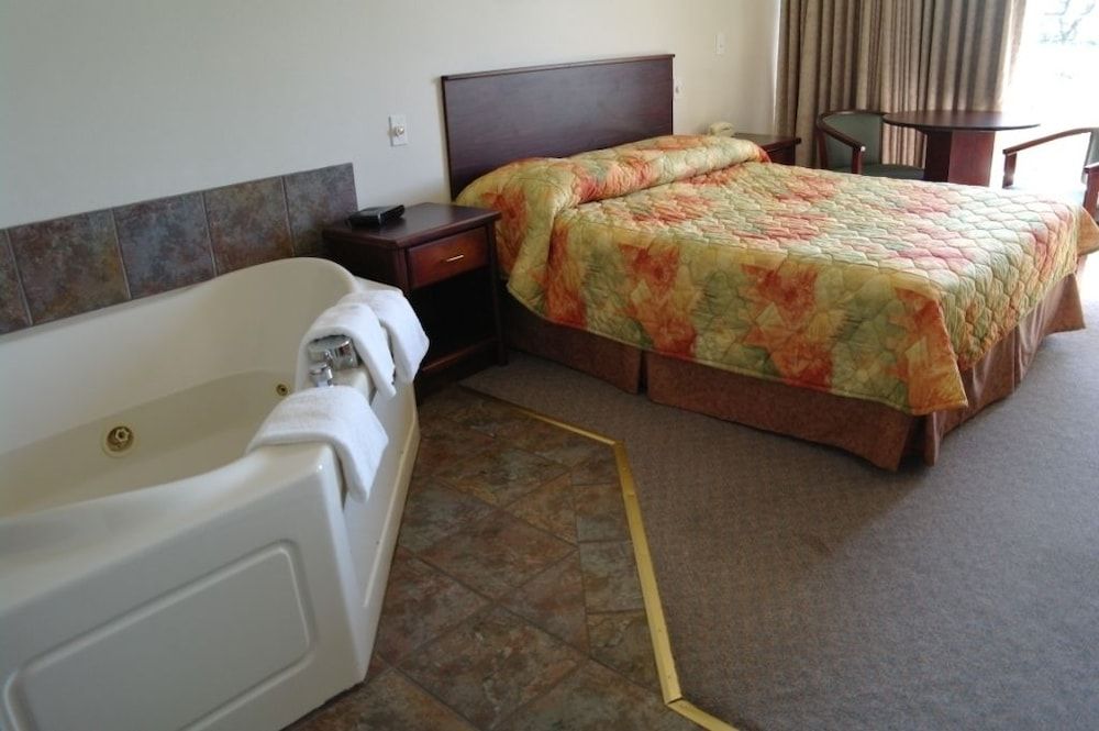 Suite, 1 King Bed, Non Smoking