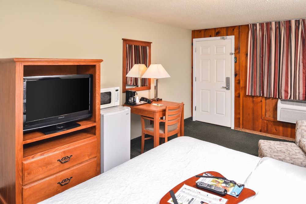 Courtesy Inn Eugene Downtown Room, 1 Queen Bed 2