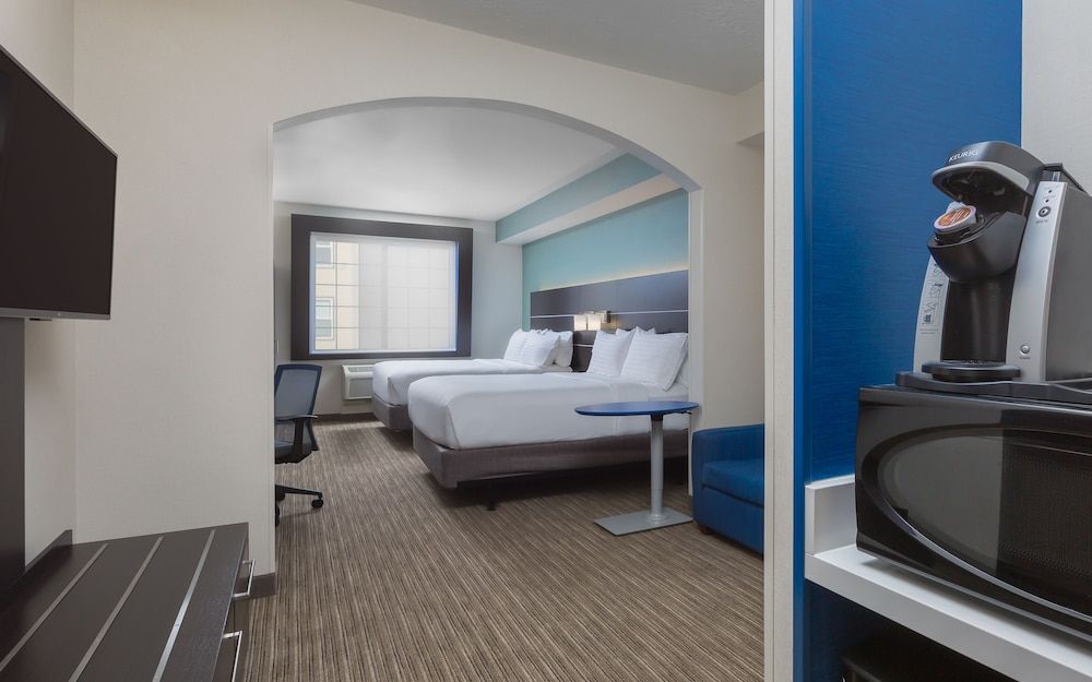 Suite, 1 Twin Bed, Accessible Bathtub