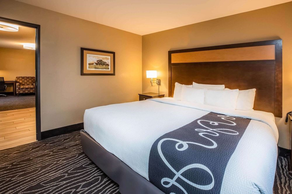 Deluxe Room, 1 King Bed, Non Smoking, River View