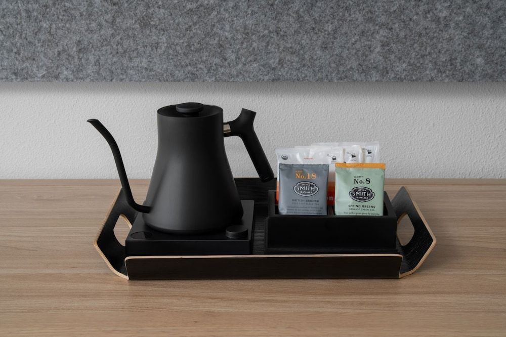 Valley River Inn Room, 2 Queen Beds, Pool View 5