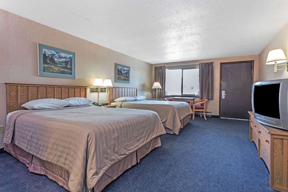 Deluxe Room, 2 Queen Beds, Non Smoking (No Pets)