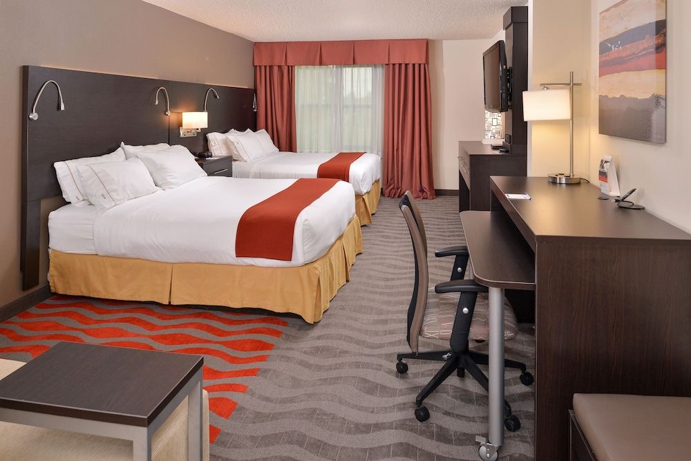 Standard Room, 2 Queen Beds, Accessible (Accessible Tub)