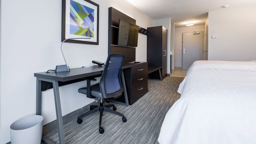 Standard Room, 2 Queen Beds (Pet Friendly)