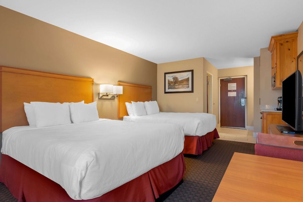 Best Western Plus Olympic Inn Standard Room, 2 Queen Beds, Non Smoking, Refrigerator & Microwave 2