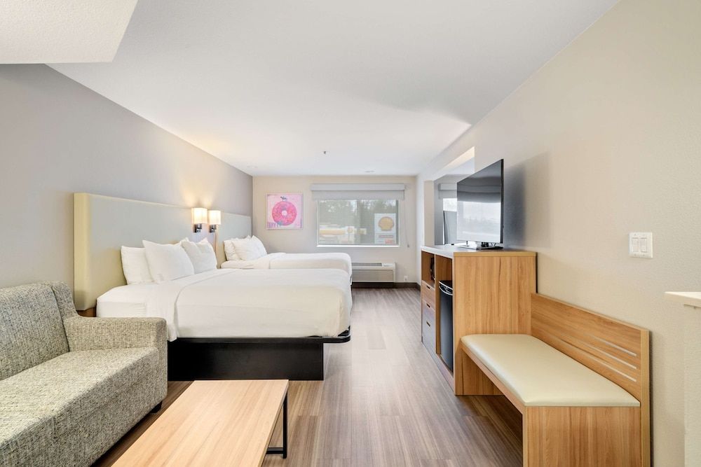 Best Western Lake Oswego/Portland Hotel & Suites Family Suite, Multiple Beds, Non Smoking, Refrigerator & Microwave 15