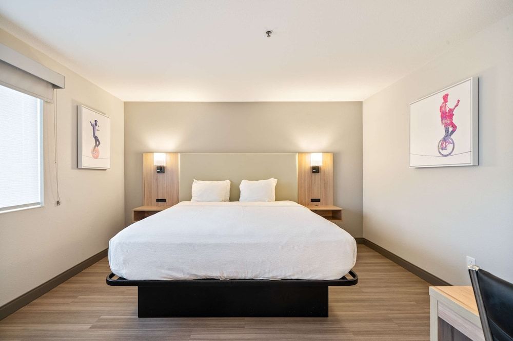 Best Western Lake Oswego/Portland Hotel & Suites Family Suite, Multiple Beds, Non Smoking, Refrigerator & Microwave 12