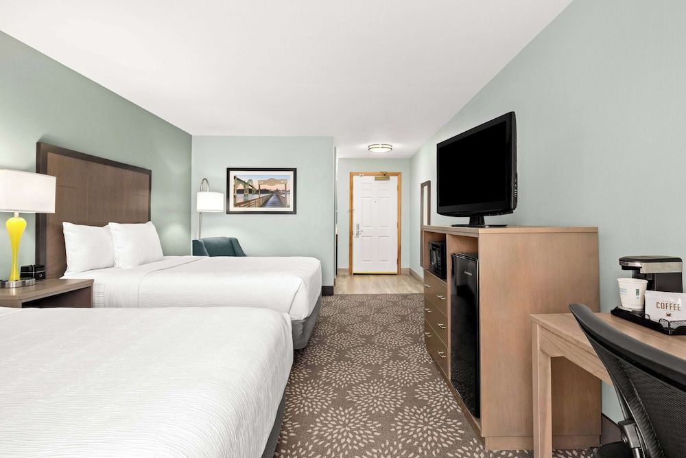 Room, 2 Queen Beds, Non Smoking