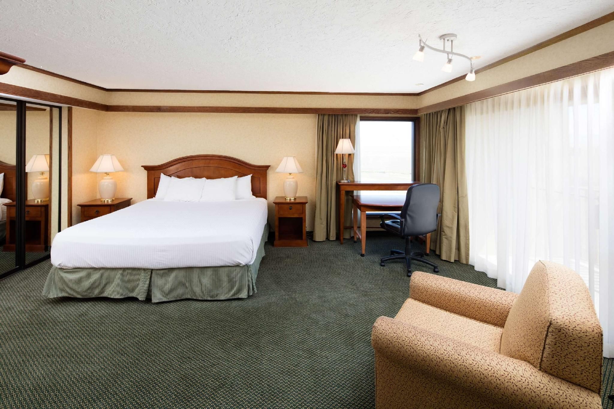 Red Lion Hotel Pendleton Accessible King Bed