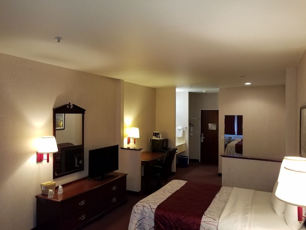 Standard Suite, 2 Queen Beds, Non Smoking
