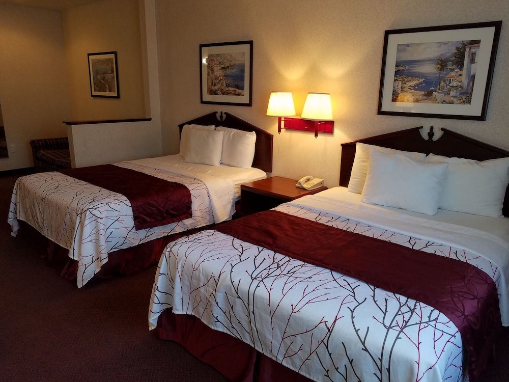 Standard Suite, 2 Queen Beds, Non Smoking