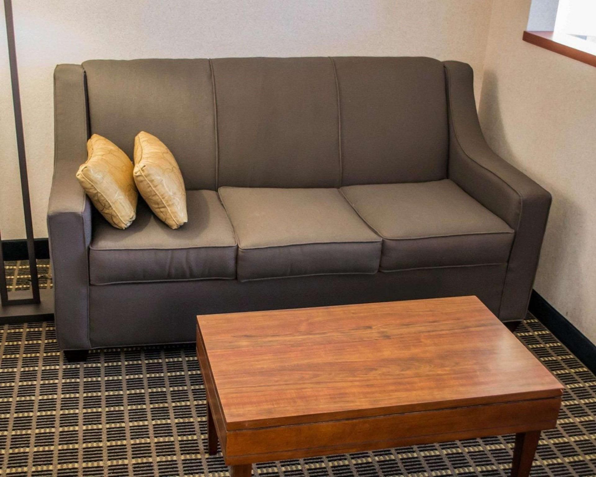 1 King Bed, Suite, Nonsmoking