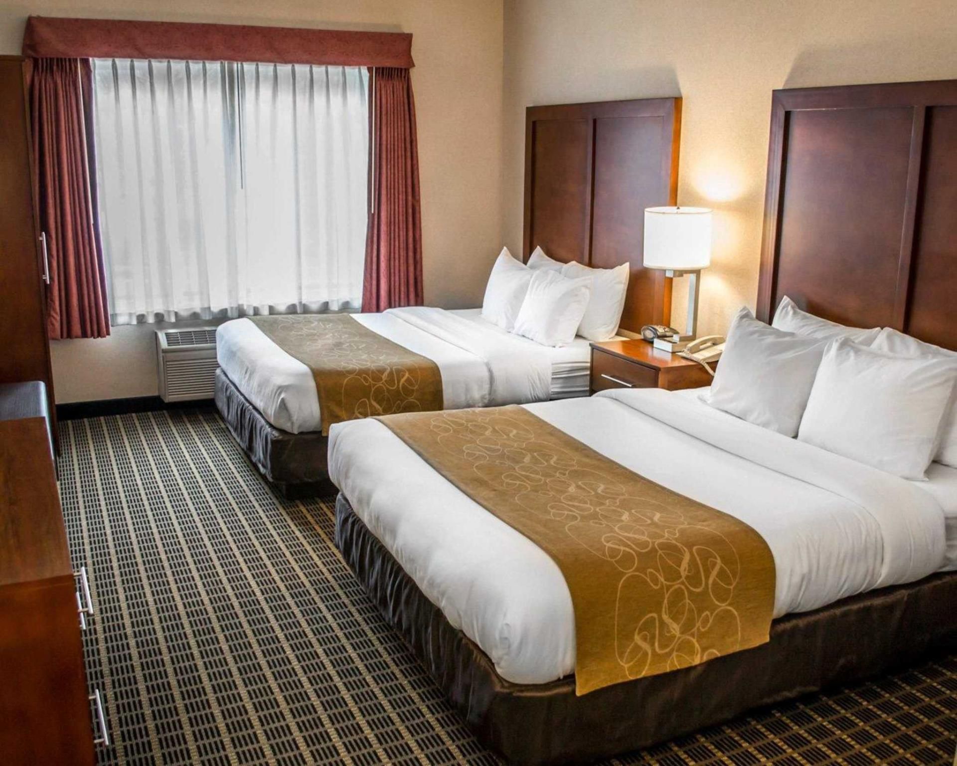2 Queen Beds, Suite, Nonsmoking