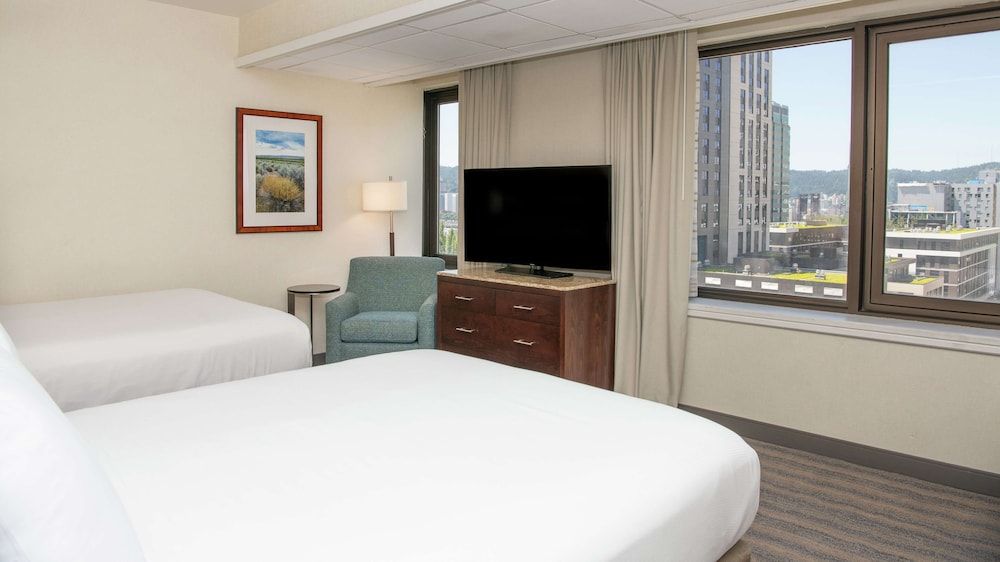 Room, 1 King Bed, Accessible, Bathtub (Mobility & Hearing)