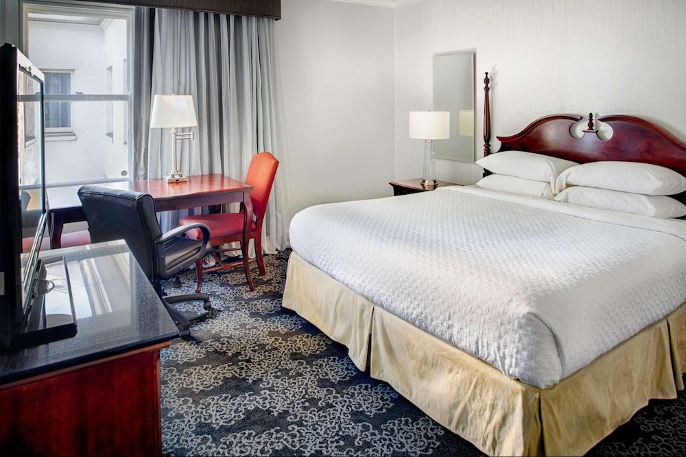 Suite, 1 King Bed, Non Smoking, Allergy Friendly