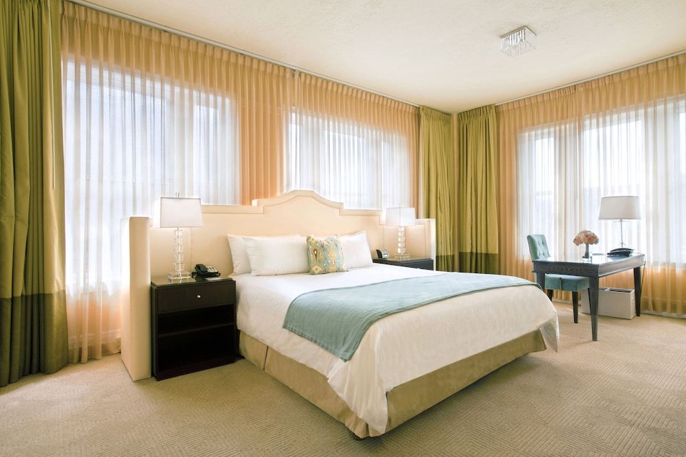 Premium Room, 1 King Bed