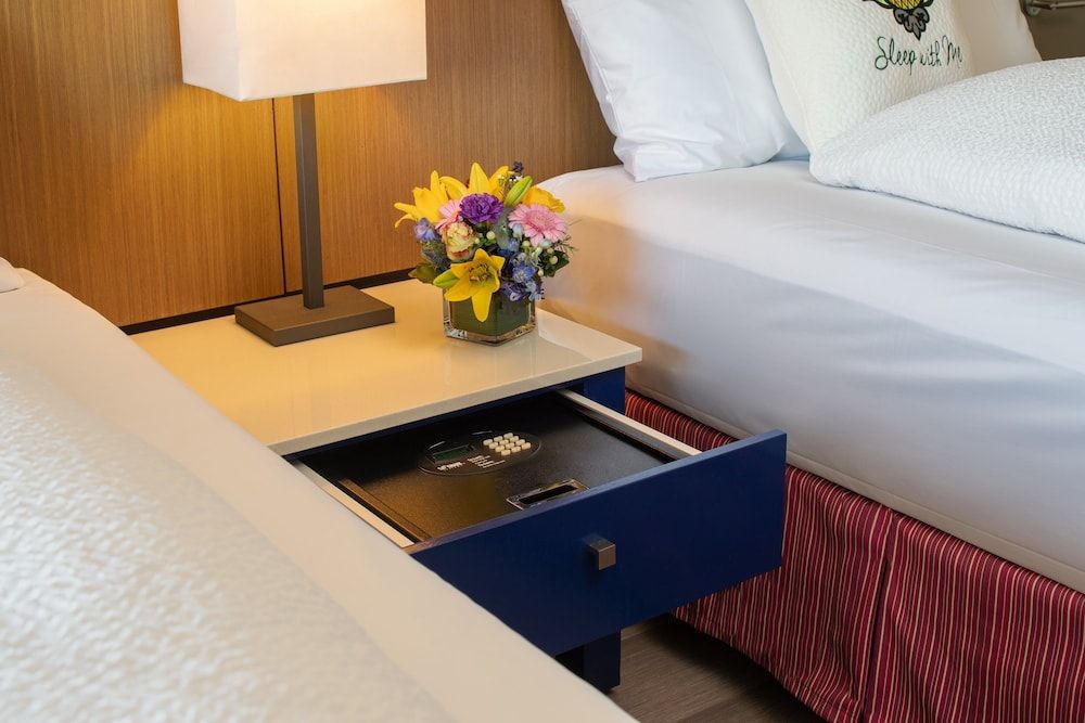 Room, 2 Double Beds (Waterfront)