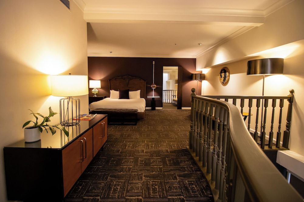 Suite (Imperial)